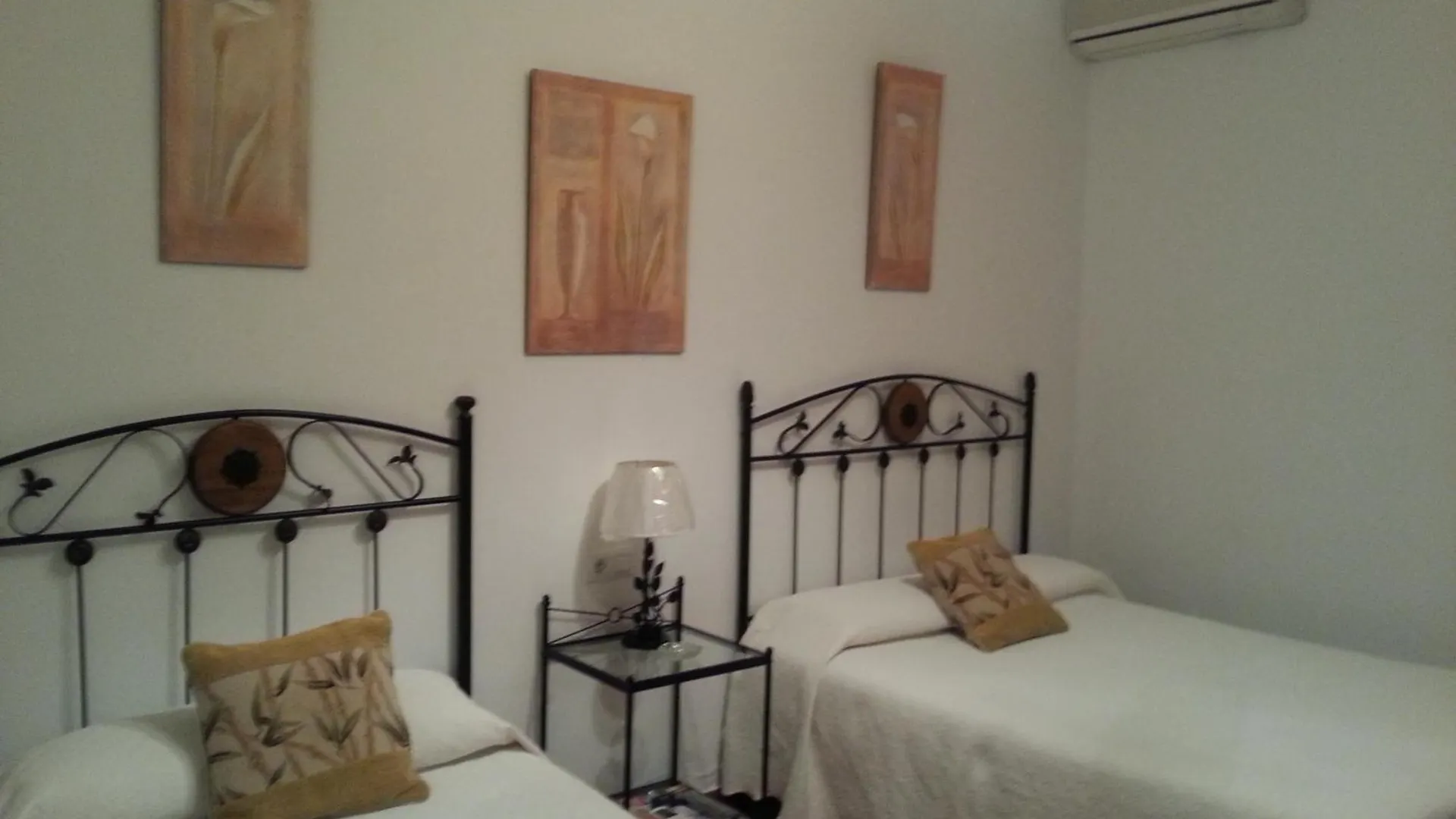 Hostal El Canario Conil De La Frontera